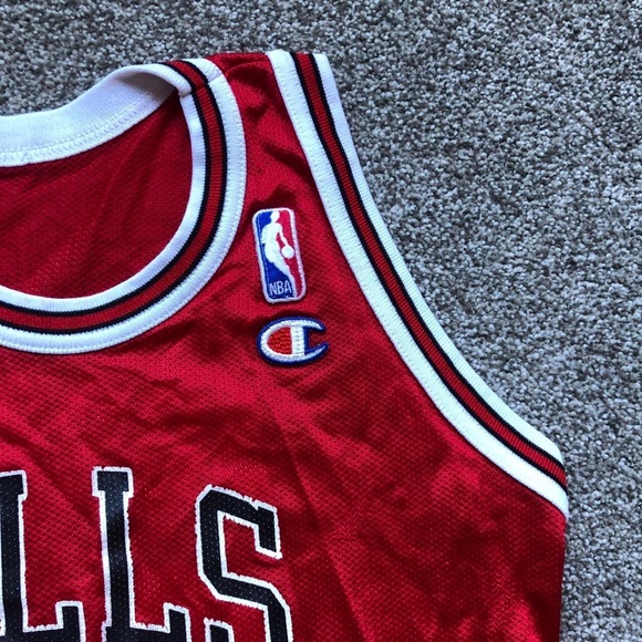 VINTAGE CHICAGO BULLS MICHAEL JORDAN #23 BASKETBALL JERSEY - Picture 3 of 8